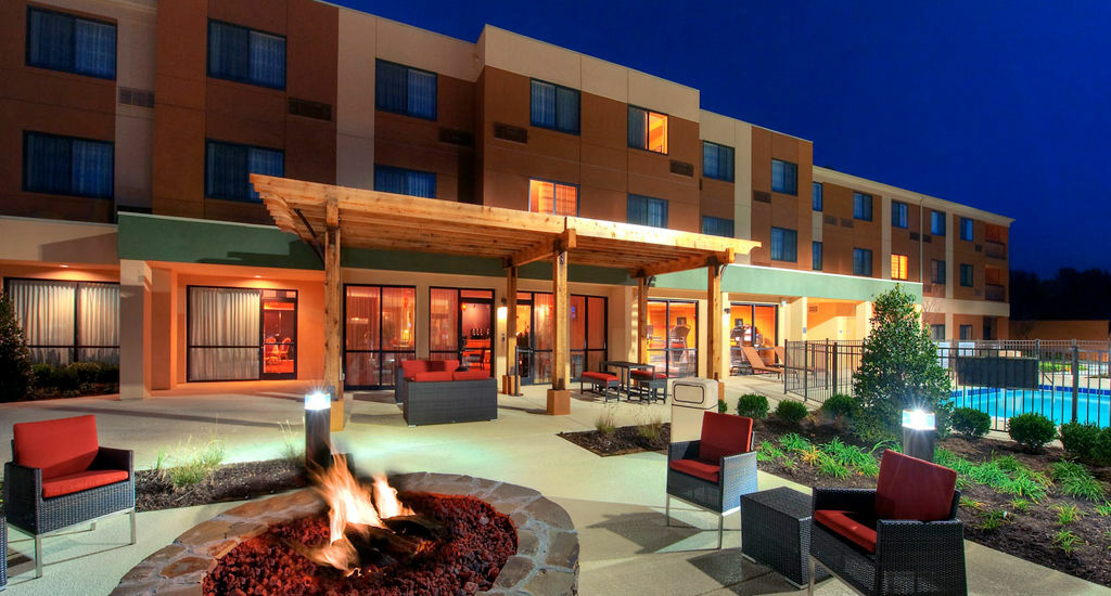 Courtyard By Marriott Johnson Stadt Exterior foto